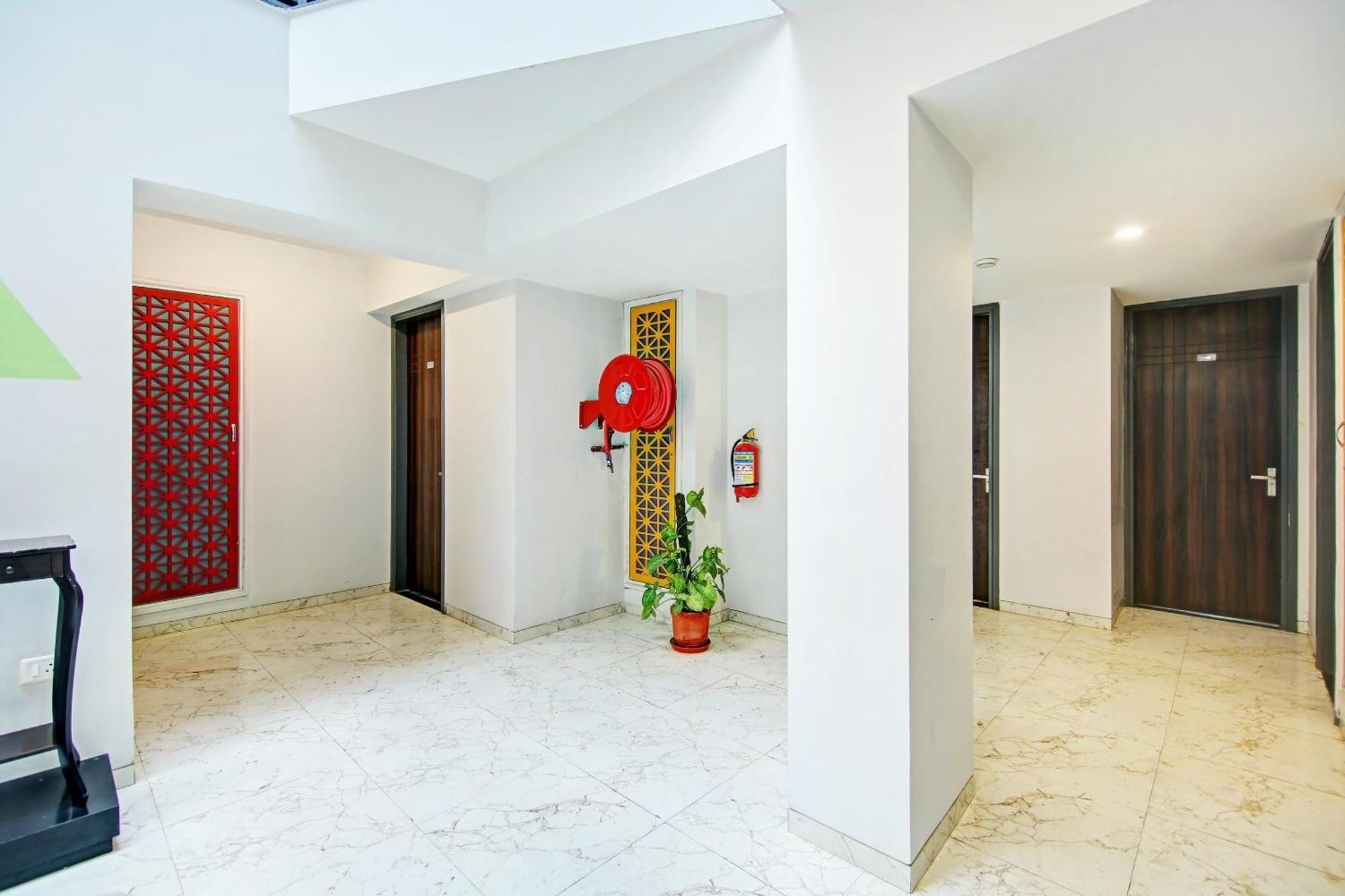Super Townhouse Geetanjali Inn Gurgaon Exterior photo